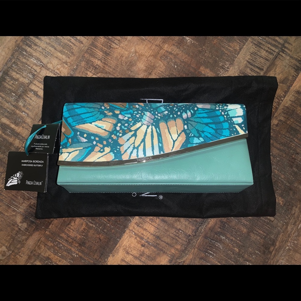 PINEDA COVALIN AKBAL CLUTCH